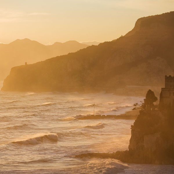 FINALE-LIGURE-MAREGGIATA-AL-TRAMONTO-FOTOLOVISOLO